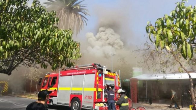 Bomberos combatió incendio en dependencias de la Municipalidad de El Bosque