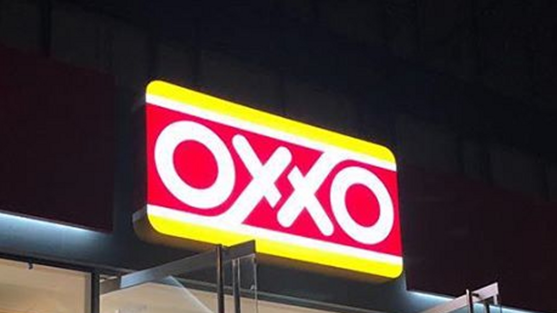 Grupo de asaltantes sustrajo minimarket en Providencia