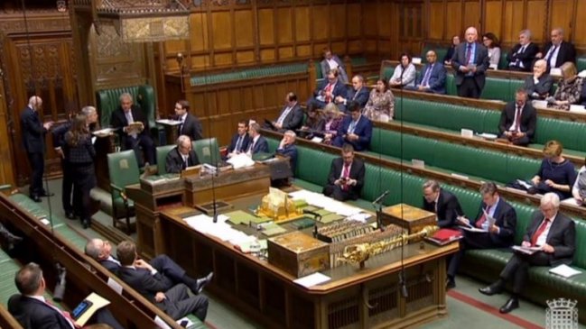 Parlamento británico vota sobre cuatro alternativas al 