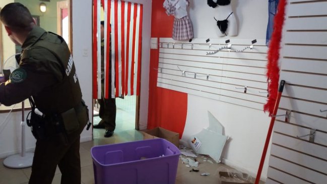 Delincuentes saquearon sex shop en Villa Alemana