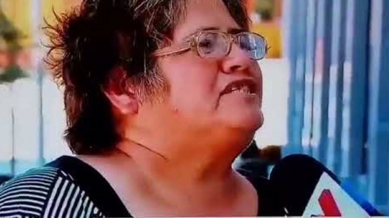 Arreglarán gratis dientes de mujer que se equivocó y dijo 