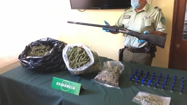 Ñuble: Formalizan a sujetos por tráfico de drogas y porte ilegal de armas en Ninquihue