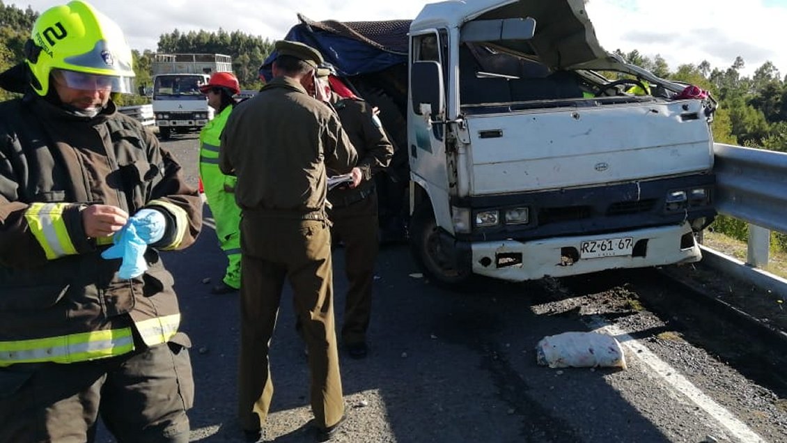 Los Lagos: Un muerto y un lesionado tras corte de frenos de un camión