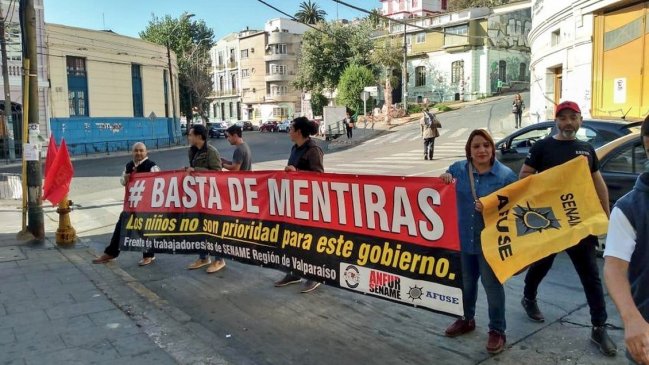 Valparaíso: Funcionarios del Sename de protestaron por problemas en los centros