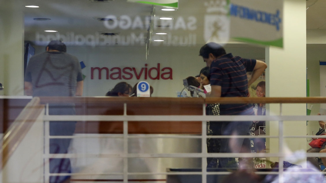 Senador PS y polémica por norma sobre isapres: 