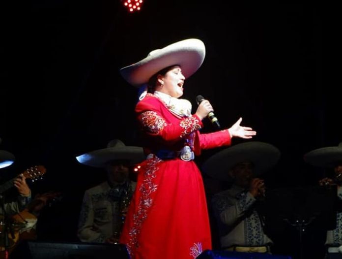 Conocida cantante ranchera fue atropellada y está grave en Osorno