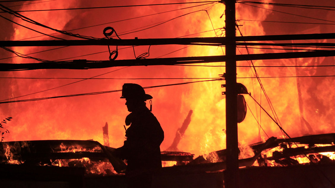 Se encontraba solo: Niño de 7 años murió en incendio que afectó a su casa en Mariquina