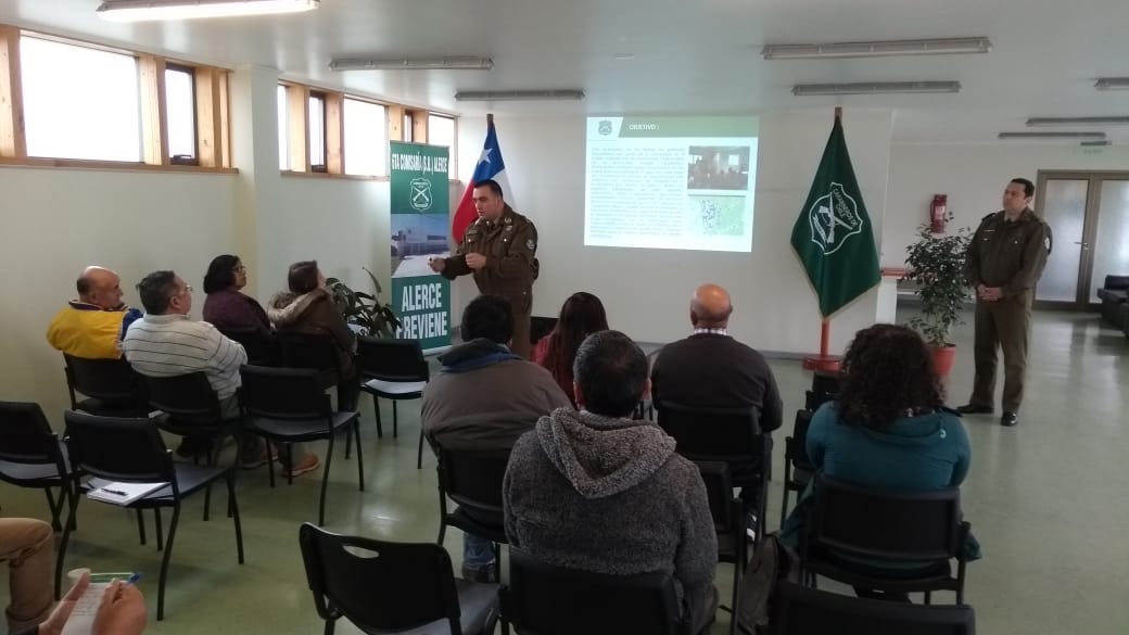 Puerto Montt: Carabineros capacitó a vecinos como monitores de seguridad