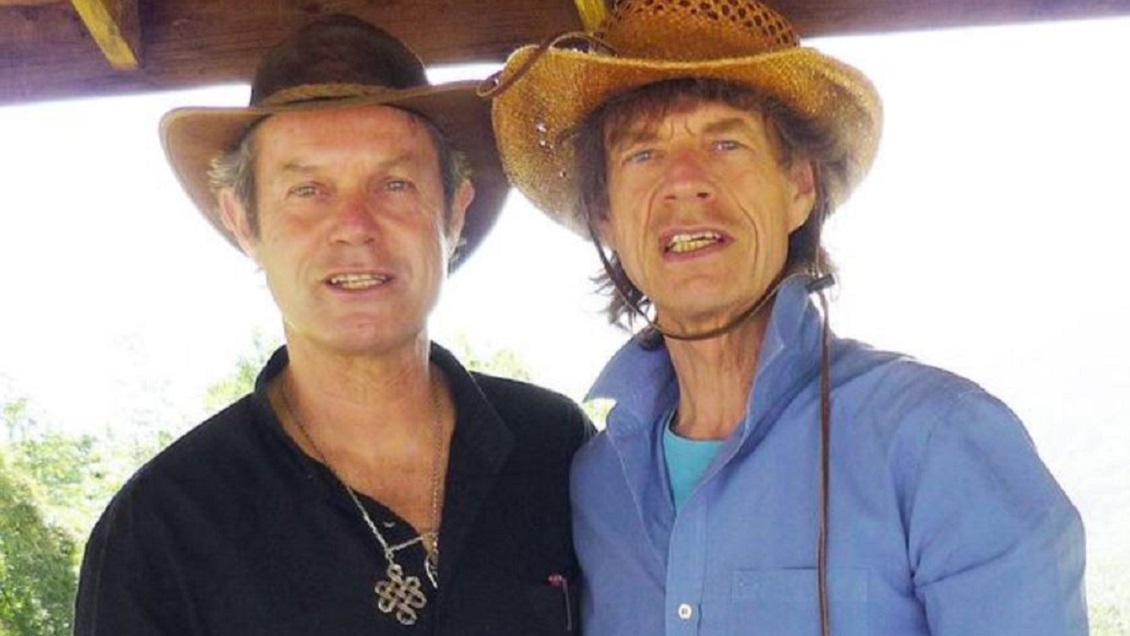 Hermano de Mick Jagger revela cómo se descubrió su grave problema de salud