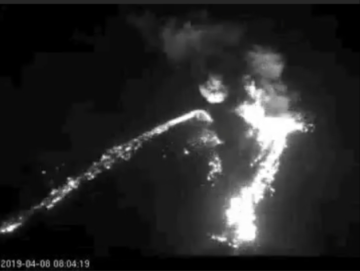 Volcán Chillán registró nueva explosión durante la madrugada