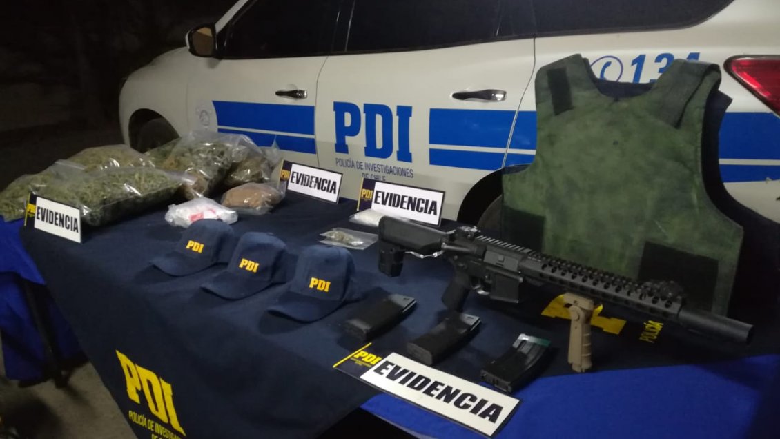 Detienen a dos sujetos acusados de robar simulando ser detectives