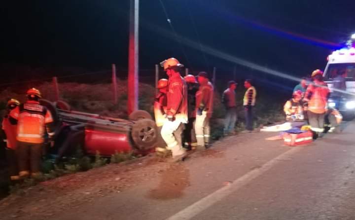 Volcamiento en Romeral dejó un muerto y un herido