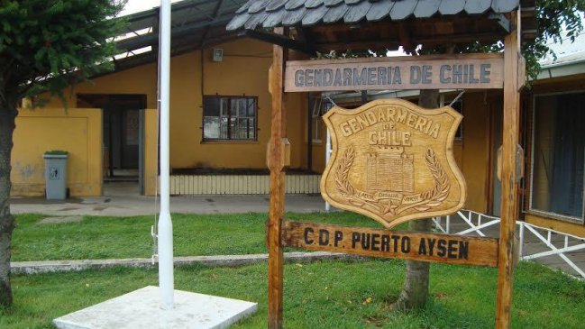 PDI investiga hallazgo de drogas y celulares en oficina de alcaide de cárcel de Aysén