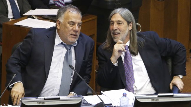 Andrade pide al PS medidas contra Letelier por cita con Abbott