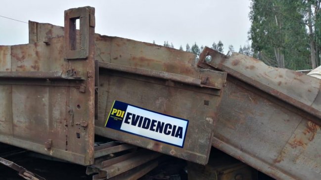 PDI incautó tres vagones de tren de carga desde acopio de compra y venta de chatarras
