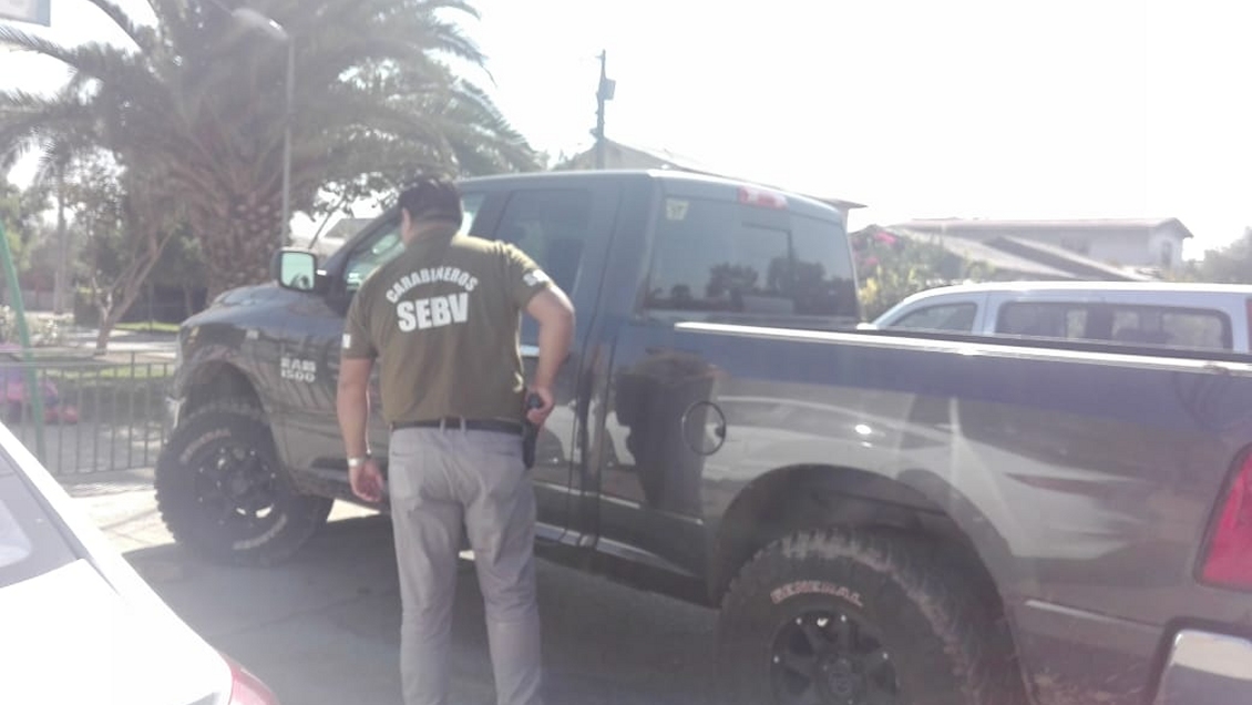 Carabineros encontró uno de los autos robados a sobrina de ministro Chadwick