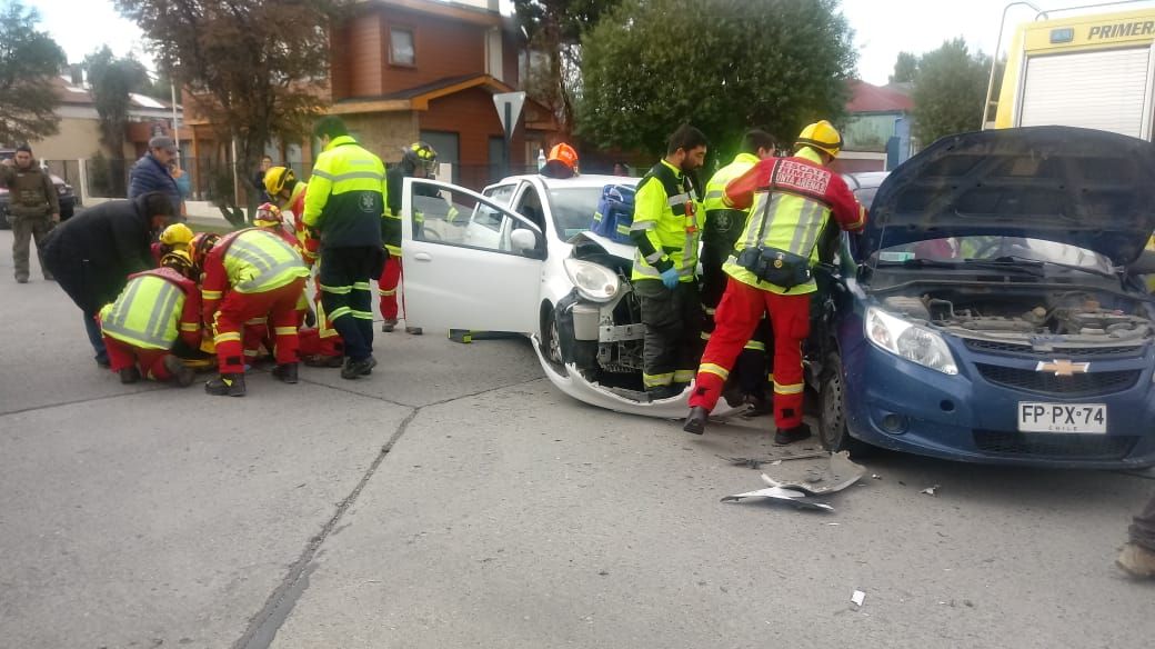 Seis lesionados dejó seguidilla de accidente de tránsito en Punta Arenas