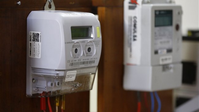 Diputados UDI buscan echar abajo la instalación obligatoria de medidores inteligentes