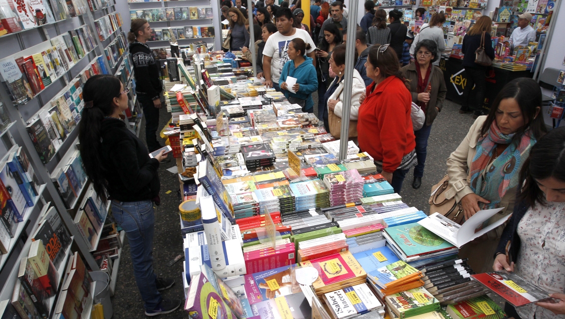Cancelan Feria del Libro de Plaza de Armas