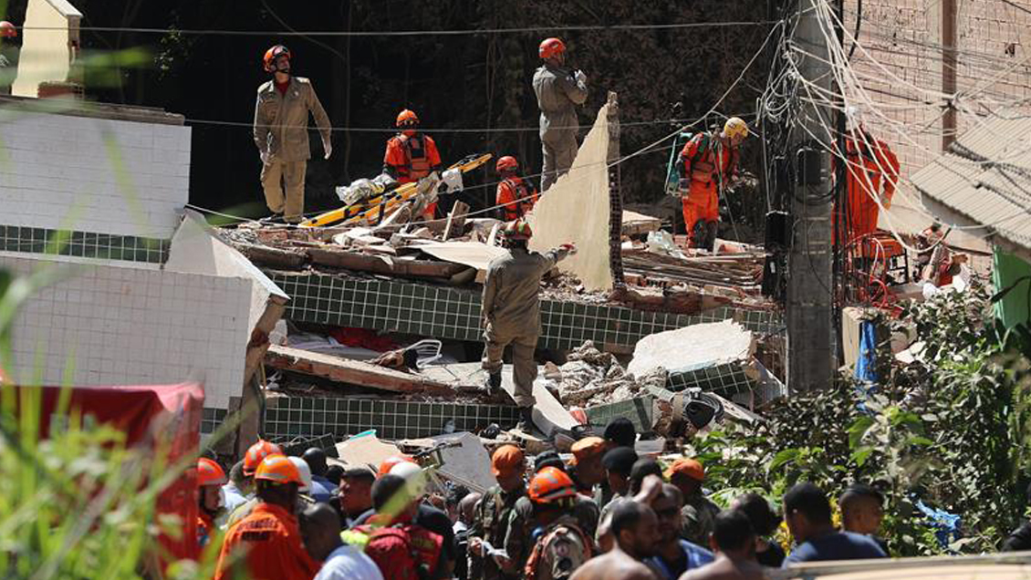 Al menos tres muertos por derrumbe de edificios en Río de Janeiro