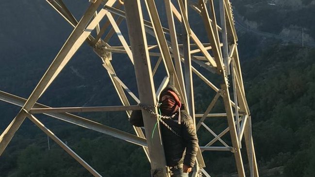 Detienen a cuarto manifestante de las torres de alta tensión de Olmué