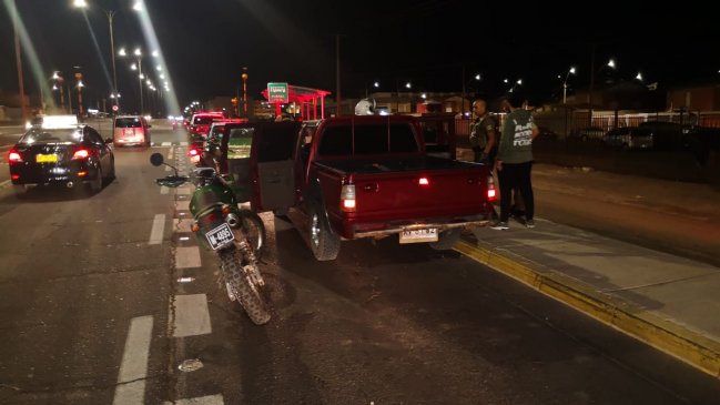 Arica: Detienen a cinco sujetos tras el robo de un celular en calle Oscar Belmar