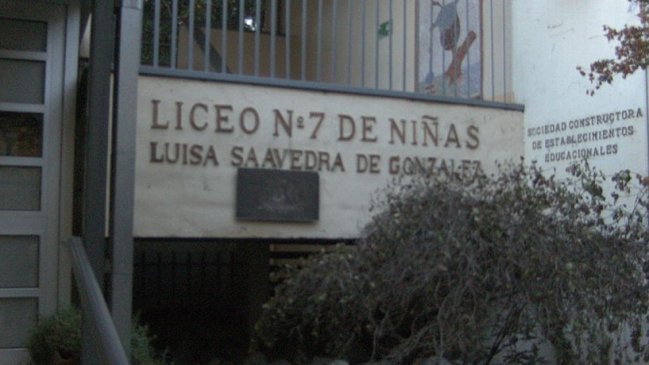 Liceo 7 de Providencia se suma al Instituto Nacional y será mixto