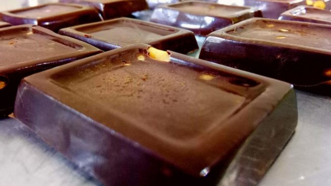 Crean chocolate elaborado con pescado para combatir la anemia en Perú