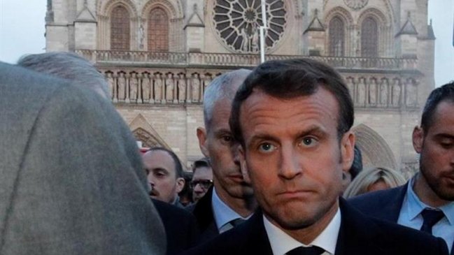 Macron prometió reconstruir Notre Dame y afirmó que se ha evitado lo peor