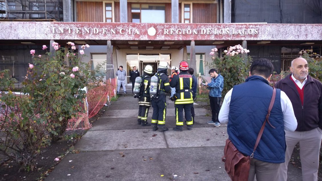 Evacuaron al intendente de Los Lagos y a todo su personal por fuga de gas