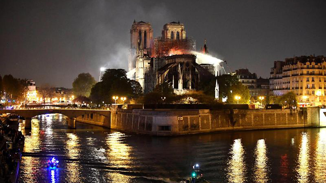 Experto en patrimonio: En Chile no hay protocolos frente a emergencias como la de Notre Dame