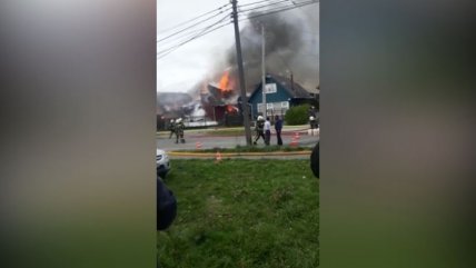  La destrucción que causó la caída de una avioneta sobre una casa  