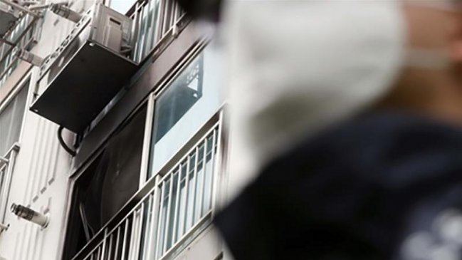 Hombre incendió edificio y mató a puñaladas a cinco de sus vecinos