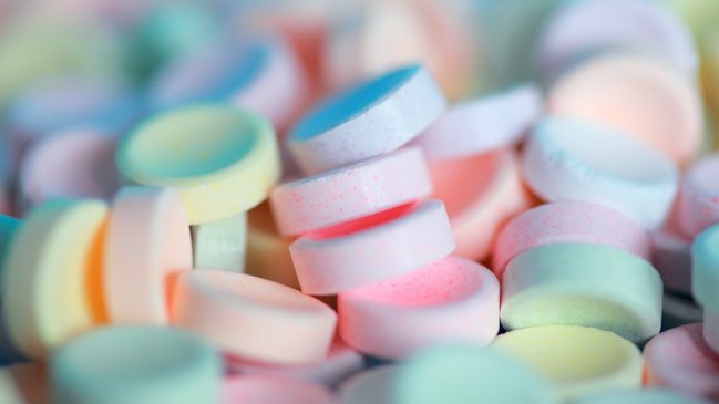 Detienen a profesor de ciencias por enseñarle a hacer éxtasis a sus estudiantes