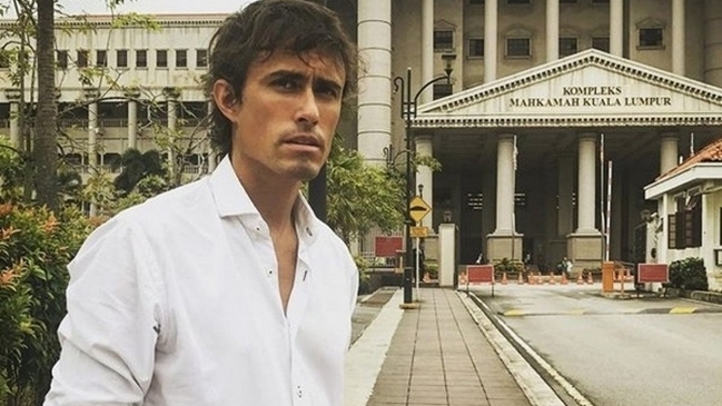 Roberto Cox asumió el desafío de cubrir historia de chileno en Irak