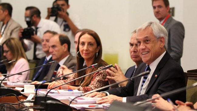 Piñera pidió a sus ministros ser honestos y reconocer tanto logros como errores