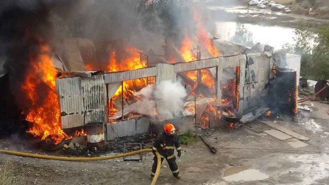 Incendio destruyó una casa en Punta Arenas