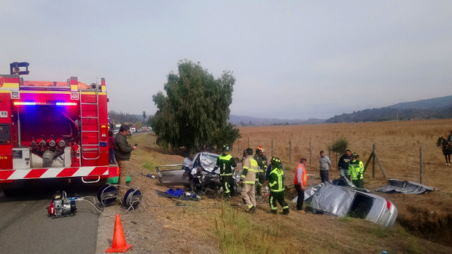 Sobrevivientes de accidente en Casablanca fueron intervenidos, pero siguen en riesgo