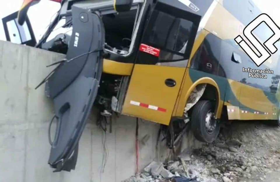 Siete muertos deja accidente de bus que llevaba delegación al funeral de Alan García