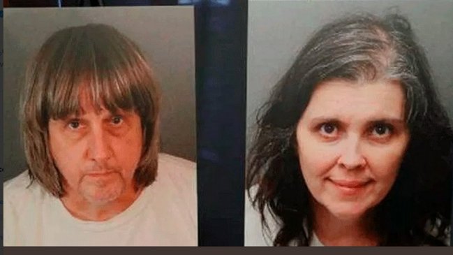 Matrimonio estadounidense fue condenado a cadena perpetua por torturar a sus 13 hijos