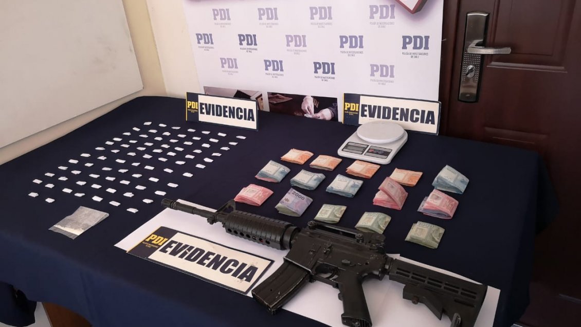 Coronel: Detienen a mujer con 550 dosis de droga y un fusil