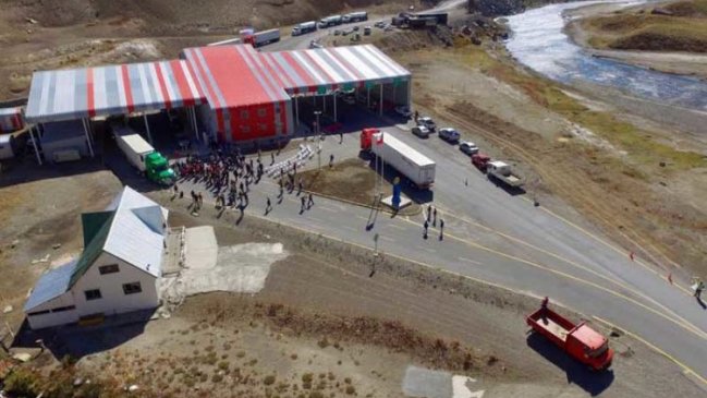 Reforzarán medidas para evitar que entren frutas contaminadas a la región del Maule