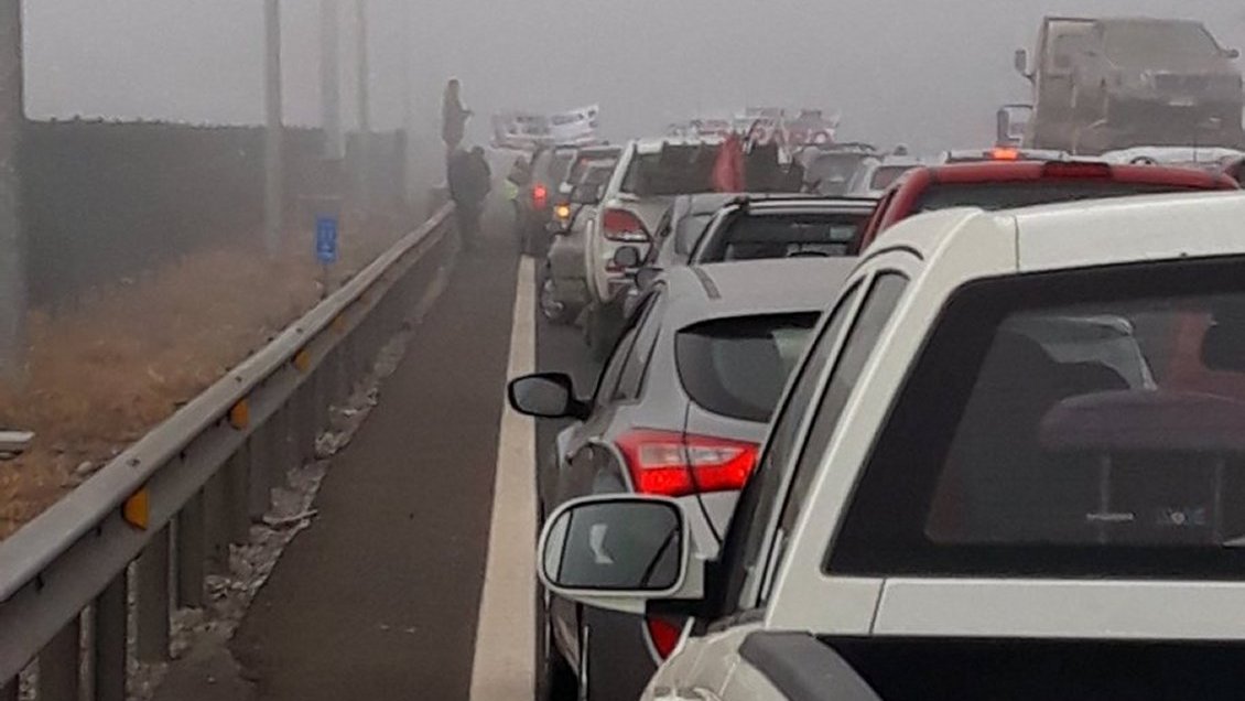 Profesores de Lampa bloquearon el tránsito en la Ruta 5 Norte