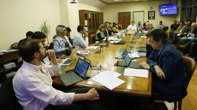 Comisión aprobó suicidio asistido como alternativa a la eutanasia