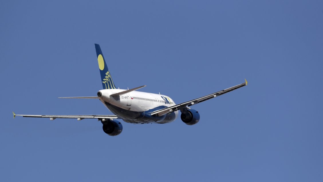 Aerolínea informó opciones de pasajeros chilenos que serán afectados por paro argentino