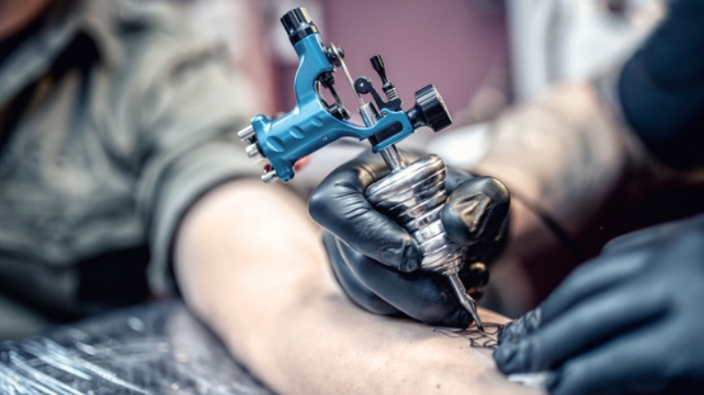 Regalarán Smart TV de 50 pulgadas a los que se tatúen