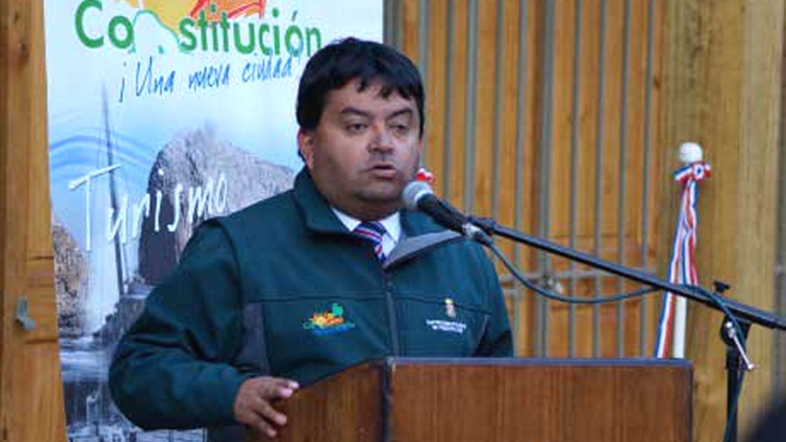 Alcalde de Constitución se indignó con el ministro de Obras Públicas