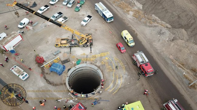 Suspenden obras en pozo de Aguas Andinas tras muerte de trabajador