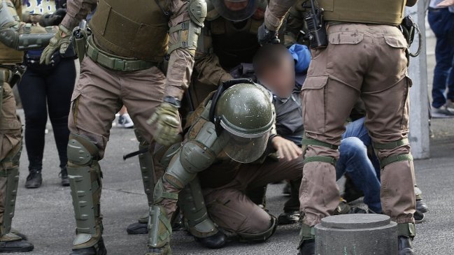 Incidentes en Concepción: Carabinero sufrió fractura de mandíbula por pedrada