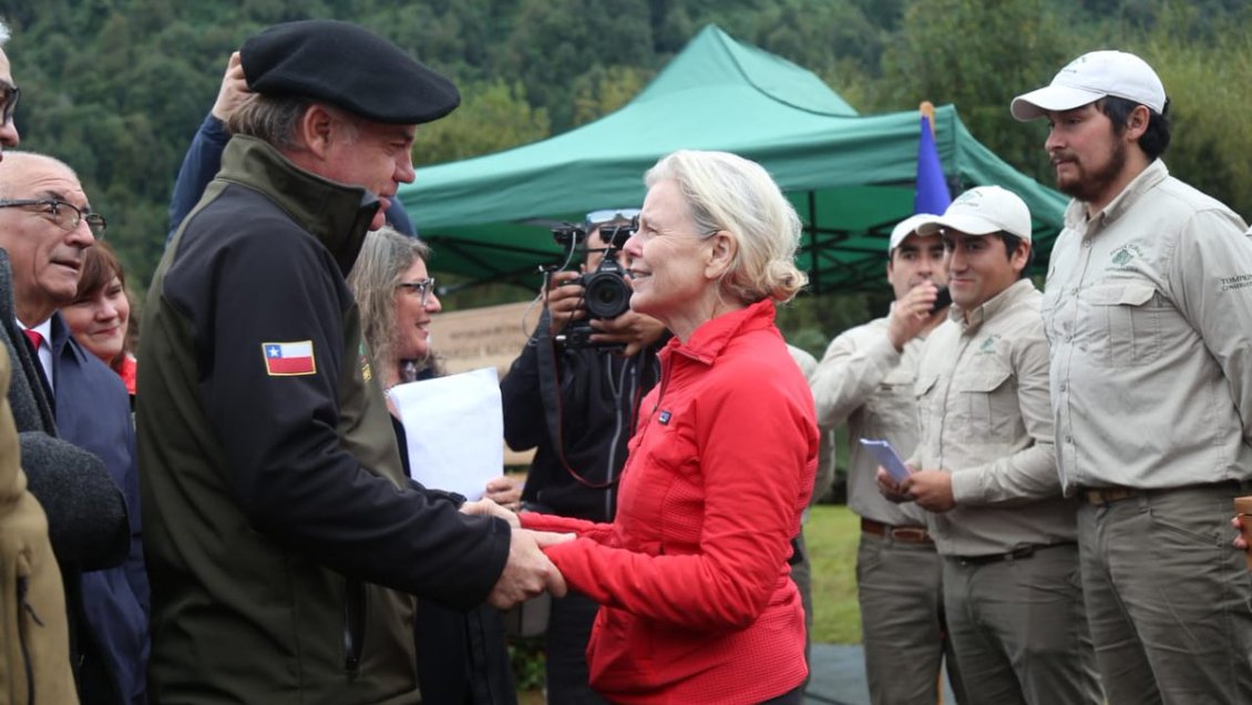 Viuda de Tompkins realizó traspaso de tierras de Parque Pumalín al Estado chileno